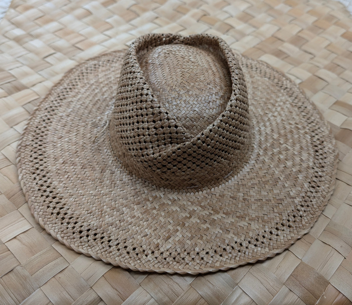 22.25 Inch Kona Lauhala Hat - Double Nalu Papale with Lovers Knots on ...